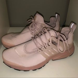 Pink nike prestos